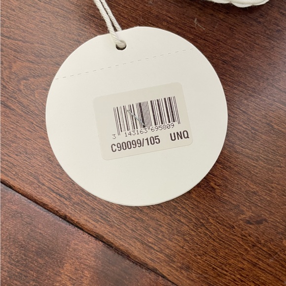 Chloé Onesie and matching Burp Cloth - Picture 3 of 7